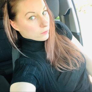 Meet your Posher, Angela